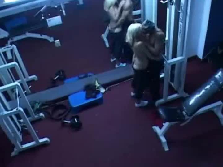 720px x 540px - Trainer caught fucking a client in a gym - Voyeur Videos