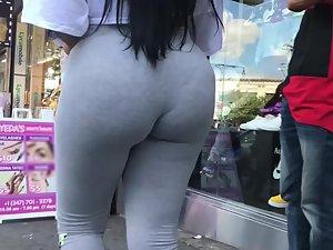 Thong inside a gigantic ass crack Picture 3