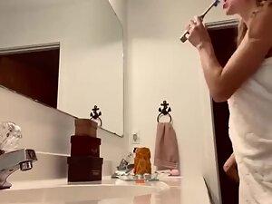 Spying on fit girl getting dressed in bathroom Picture 1