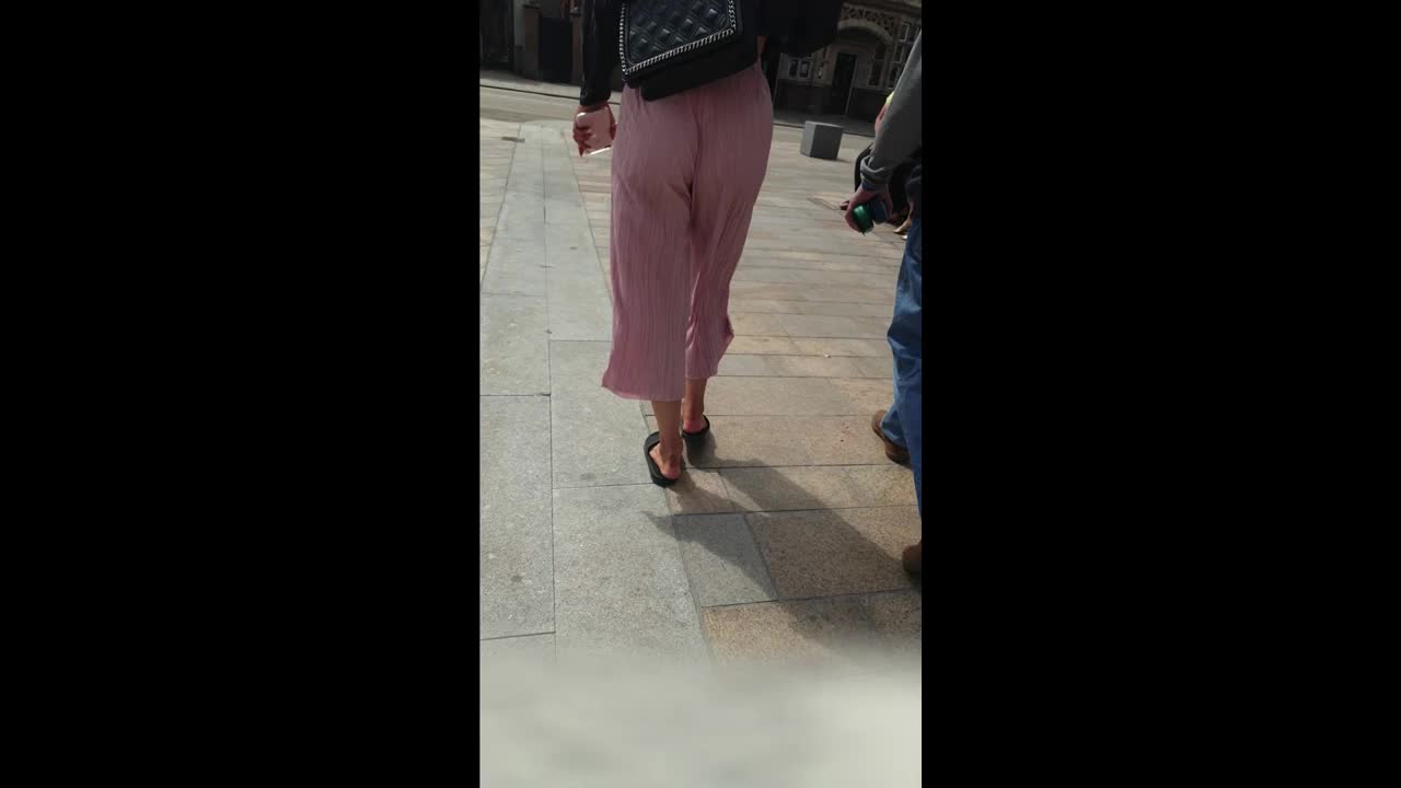 Loose Pink Pants Wedged Inside Tight Ass Crack Voyeur Videos