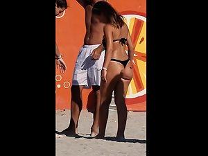 Wonderful ass gets a piggyback ride on the beach Picture 2