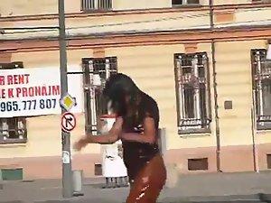 Girls get soaking wet on a fountain Picture 4