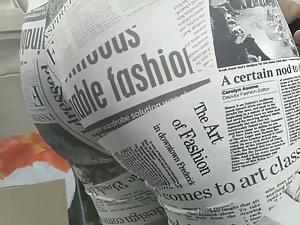 Reading the newspaper on hot ass Picture 8