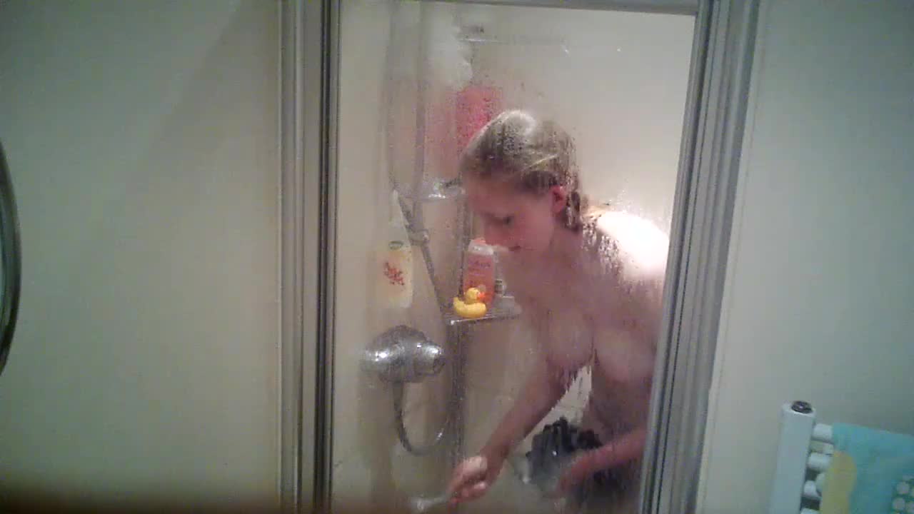 Spying On Naked Sister Shaving Her Legs In Shower Voyeur Videos