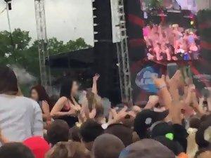 Tits flashing in a concert crowd Picture 2