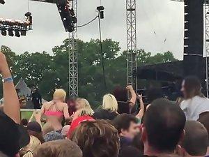 Tits flashing in a concert crowd Picture 5