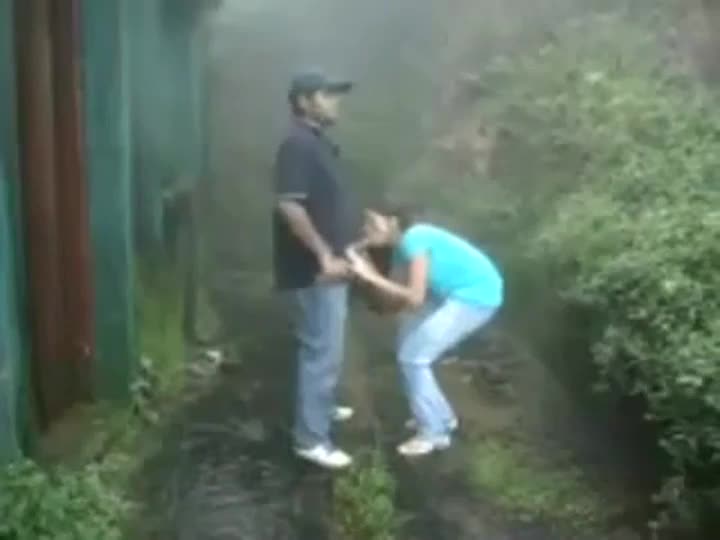 Irajwap Rain Coulle - Daring couple fucking in the rain - Voyeur Videos