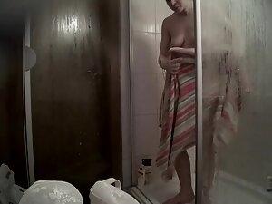 Spying on yummy bubbly ass and hot pussy in shower Picture 7