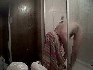 Spying on yummy bubbly ass and hot pussy in shower Picture 8