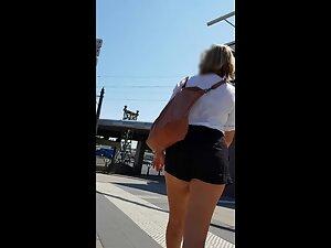 Milf likes it when bit of her chunky booty is noticed in public Picture 5