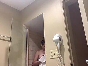 Spying on big natural boobs in the bathroom Picture 7