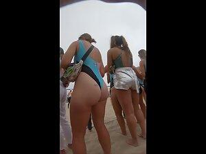 Beach volleyball swimsuit goes deep in big butt crack Picture 4