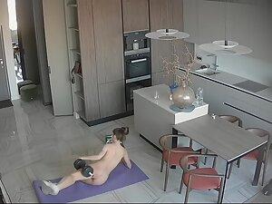 Hidden cam caught rich girl's naked workout Picture 7