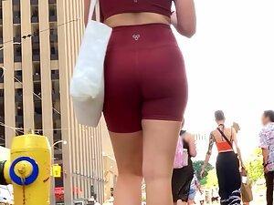 Curvy girl in a matching fitness outfit on the street Picture 2