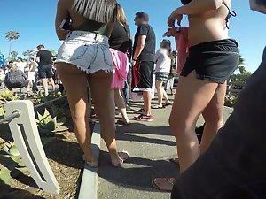 Small shorts on big ass make the voyeur drool Picture 2