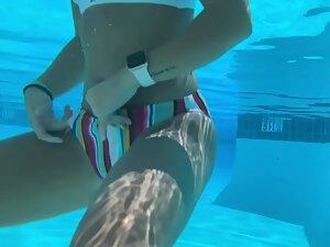 Underwater Pussy Slip - Underwater view of a pussy slip in the swimming pool - Voyeur Videos