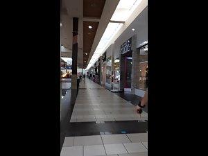 Fuckable powerlifter girl spotted in shopping mall Picture 4