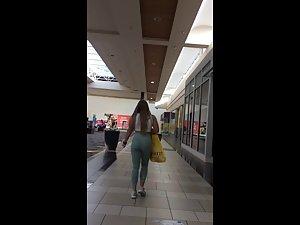 Fuckable powerlifter girl spotted in shopping mall Picture 7